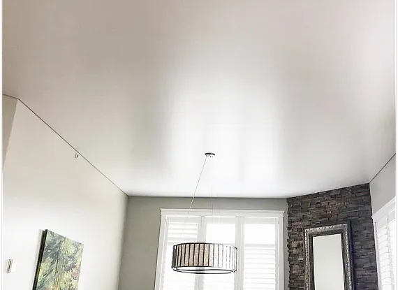 Tavan extensibil satinat cu reflexii fine